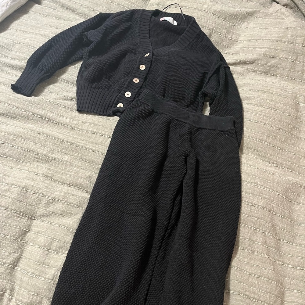 Free people set Hailee cardi set
Worn 3x no stains